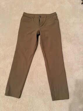 lululemon athletica Men's Chinos - Khaki